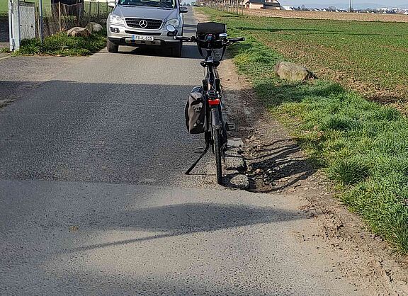 Harheimer Weg, Richtung Frankfurt am Main, Ortsteil Harheim