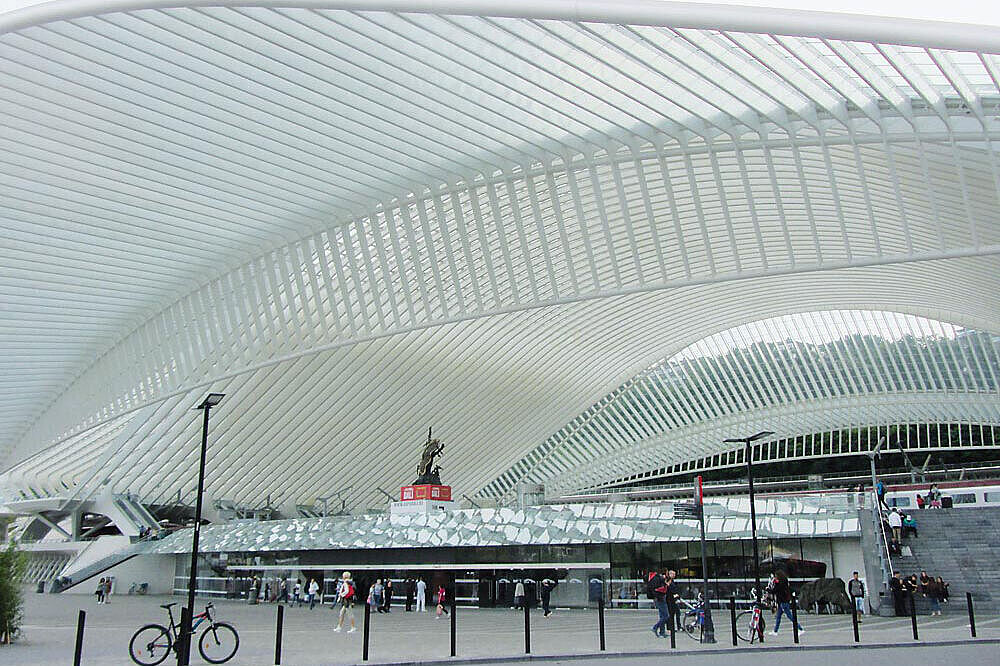 Der Bahnhof Liège-Guillemins, spektakulär überdacht 