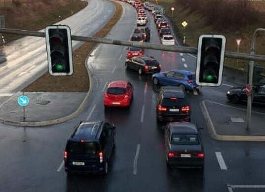 Feierabendstau auf der Nordumgehung im März 2018