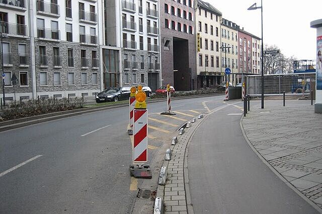 Radwegeführung an einer Baustelle in Frankfurt am Main, Sonnemannstraße