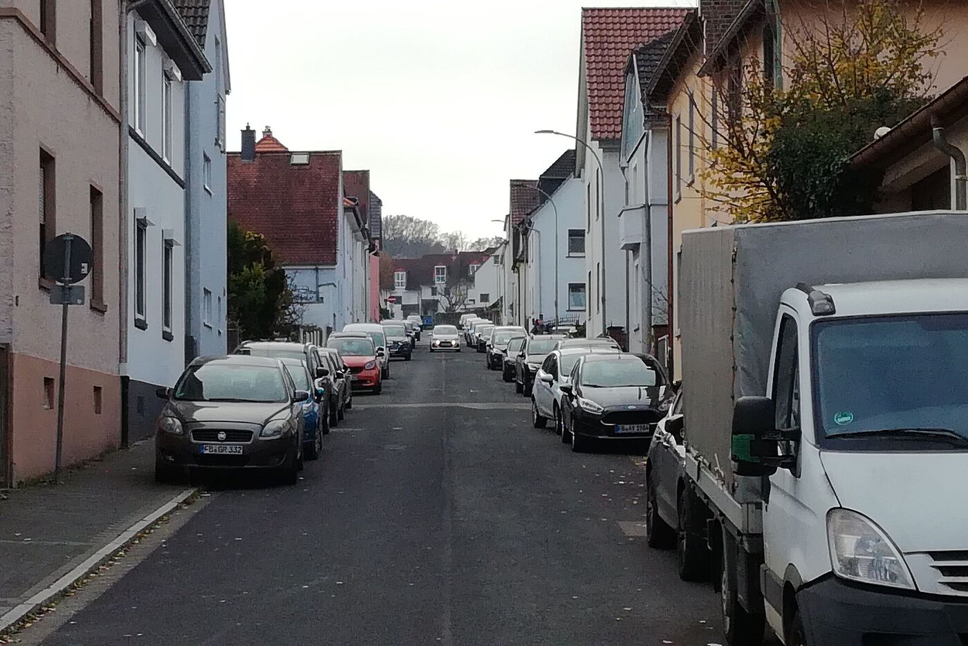 Auch die Alte Straße ist für Radelnde in beiden Richtungen befahrbar