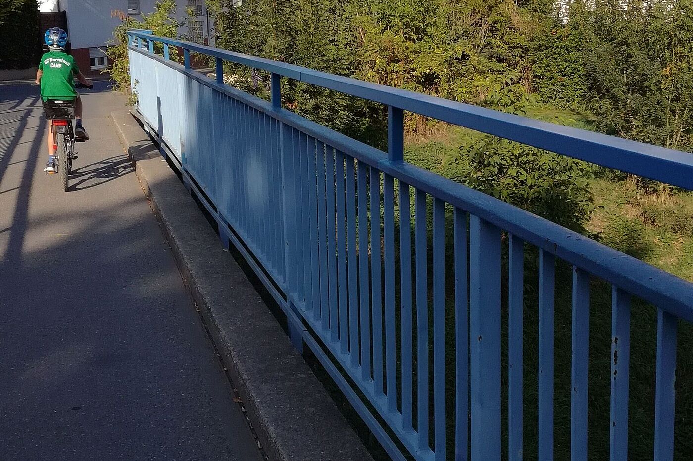 Niddabrücke in Dortelweil: Das erhöhte Gelände schafft mehr Sicherheit